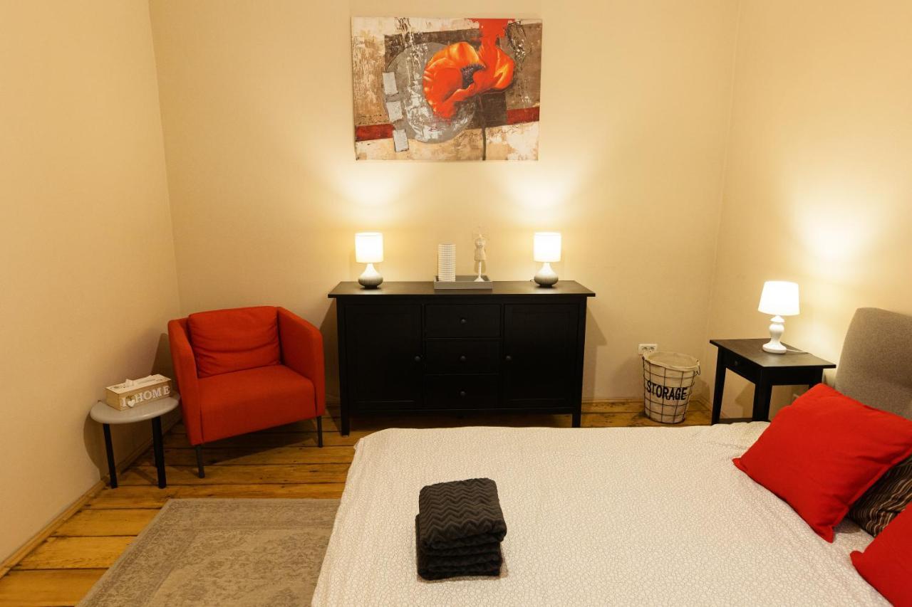 Chic Apartment In Historical City Center ทิมิชัวรา ภายนอก รูปภาพ