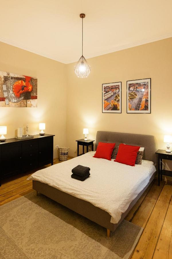 Chic Apartment In Historical City Center ทิมิชัวรา ภายนอก รูปภาพ
