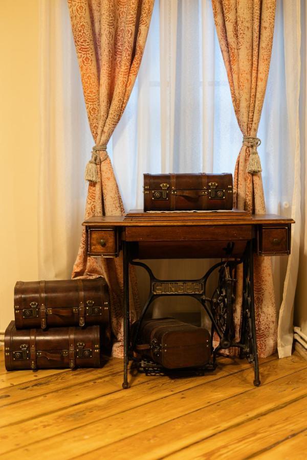 Chic Apartment In Historical City Center ทิมิชัวรา ภายนอก รูปภาพ