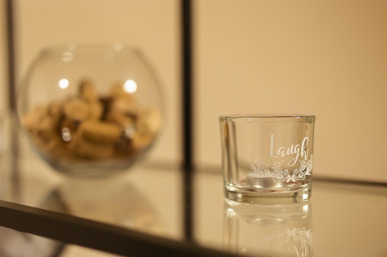 Chic Apartment In Historical City Center ทิมิชัวรา ภายนอก รูปภาพ